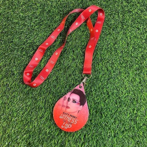 KATY‎ Perry Lanyard VIP Witness The Tour - Picture 1 of 3
